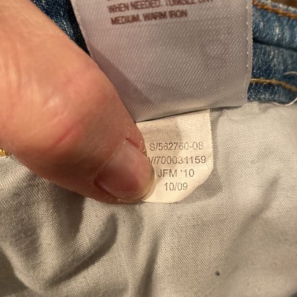 Old Navy The Flirt distressed jeans like new condition size 8 - Picture 6 of 11